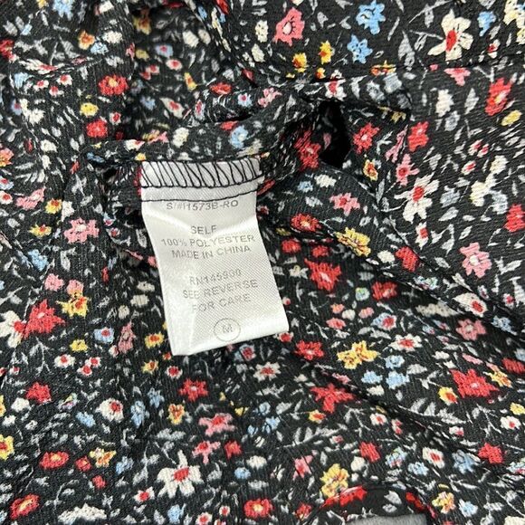 KAii Women’s Black Floral Roll up Sleeve Button up Tie Waist Blouse Size Medium - Picture 7 of 7